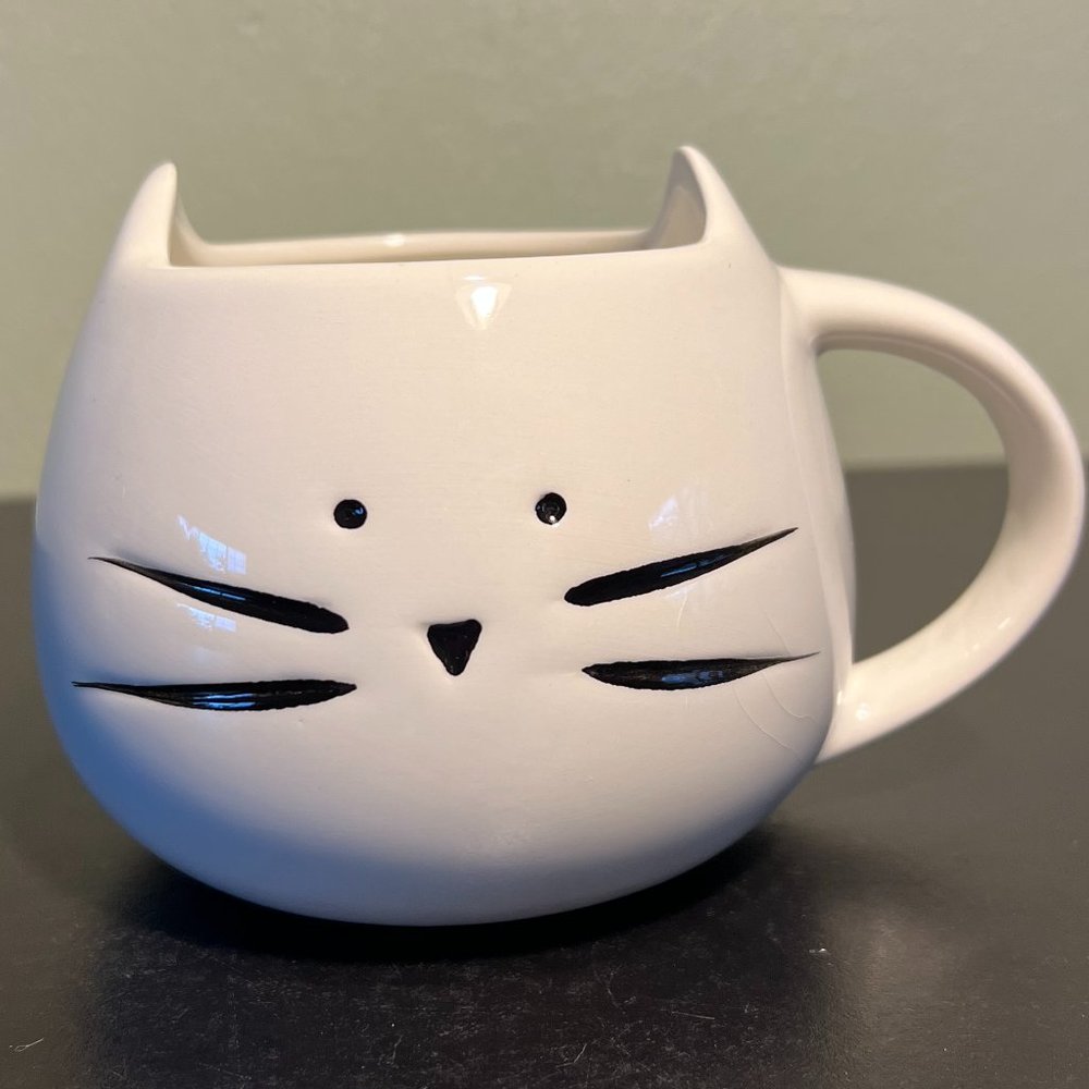 Cat Lover White Ceramic Mug 3D Cute Face Pointy Ears Whiskers 14oz Coffee Cup